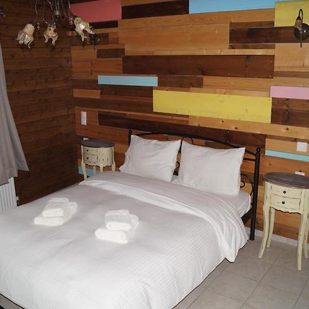 Ikojenia Traditional Lodge Papigko Luaran gambar