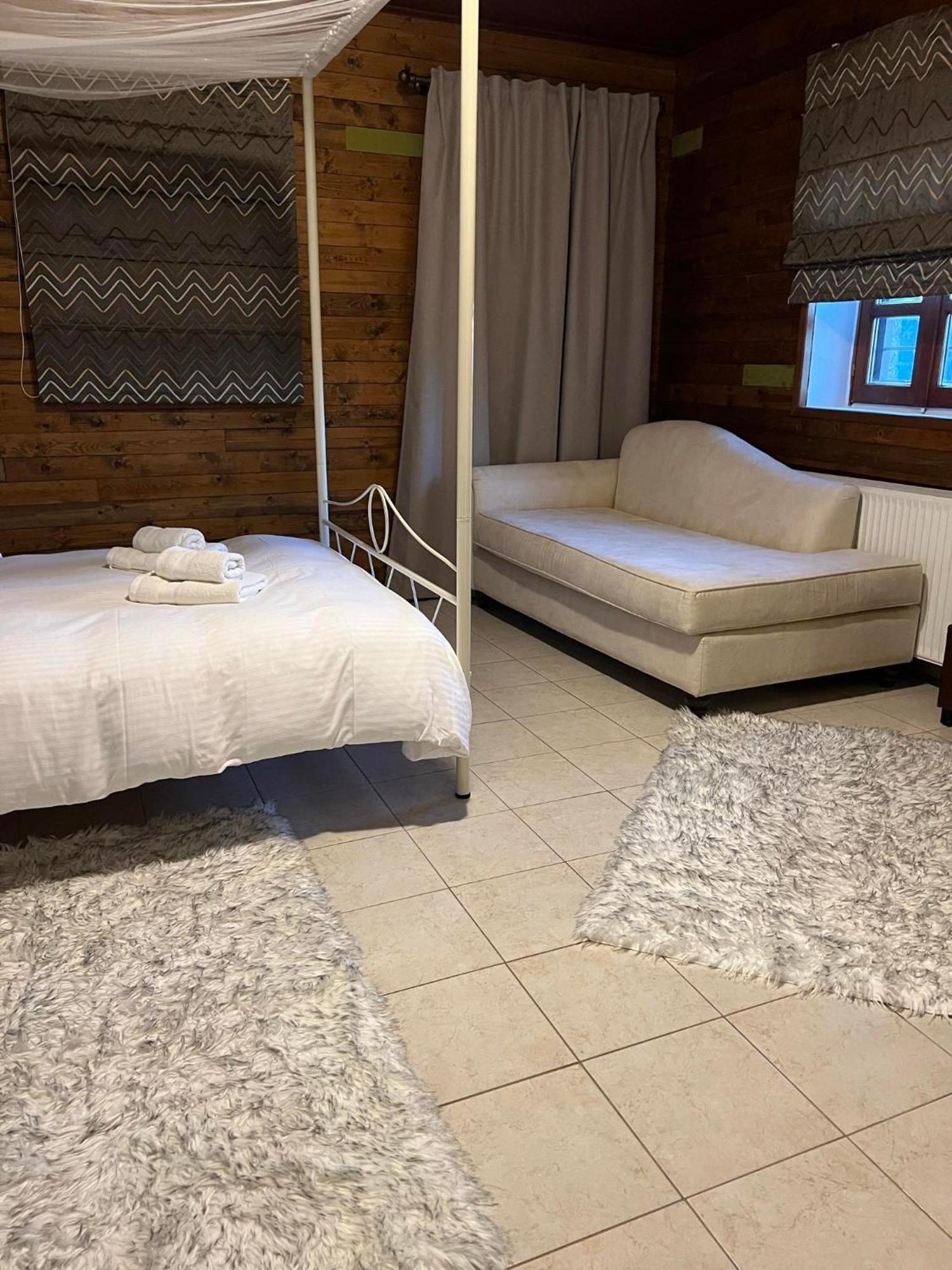 Ikojenia Traditional Lodge Papigko Luaran gambar